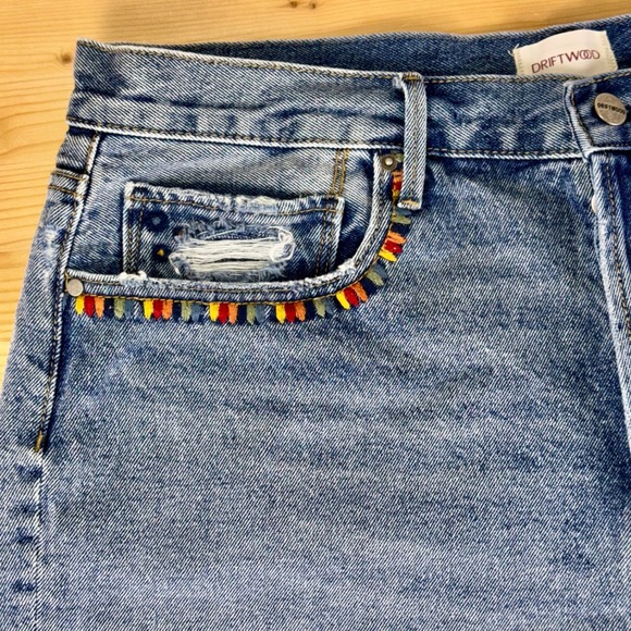 Driftwood Goldie Embroidered Denim Shorts Size 33 Frayed Hem Bird Boho Festival - Picture 7 of 7
